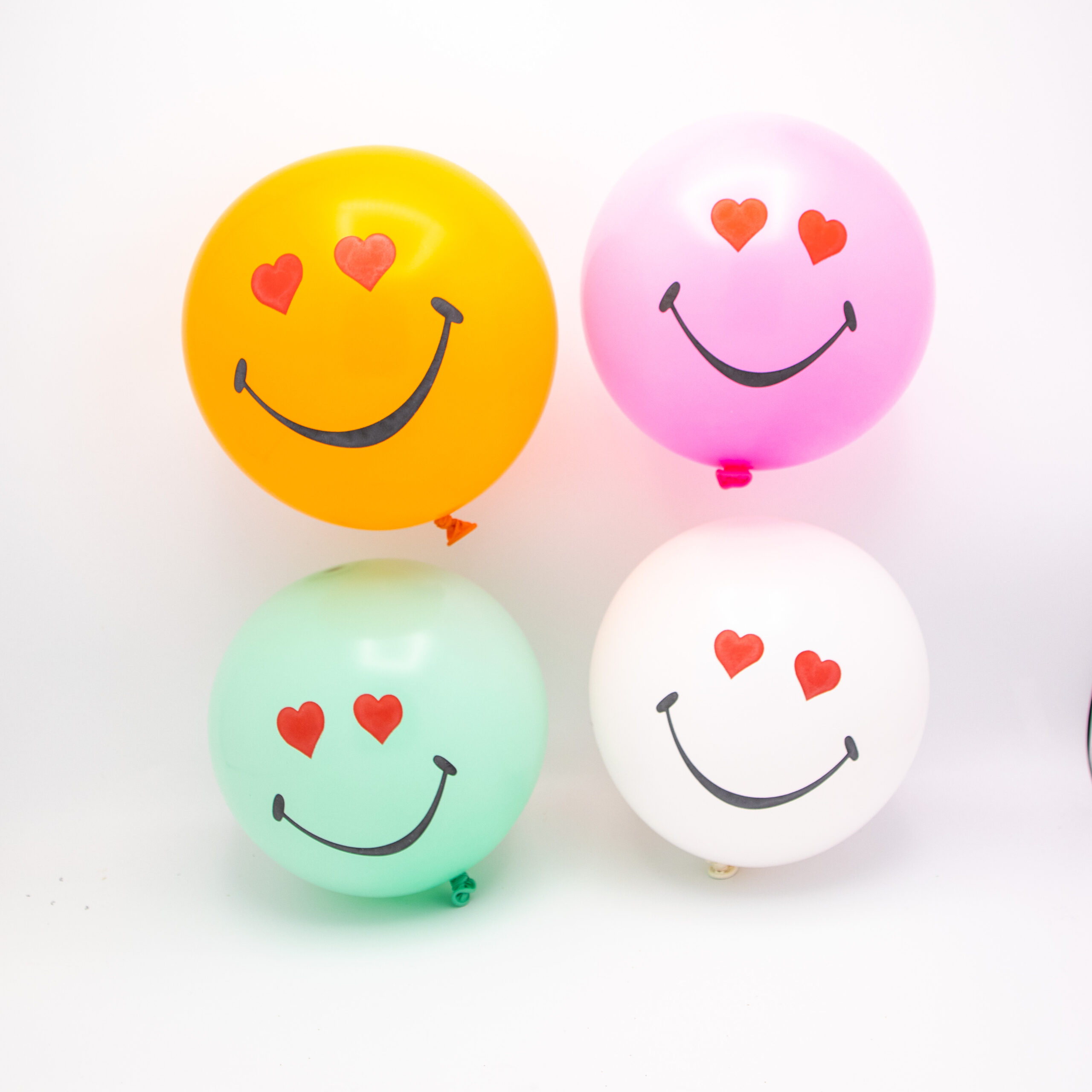 Latexballong Emoji Hjärtan mixade färger 8-pack Latexballong Emoji Hjärtan mixade färger 8-pack